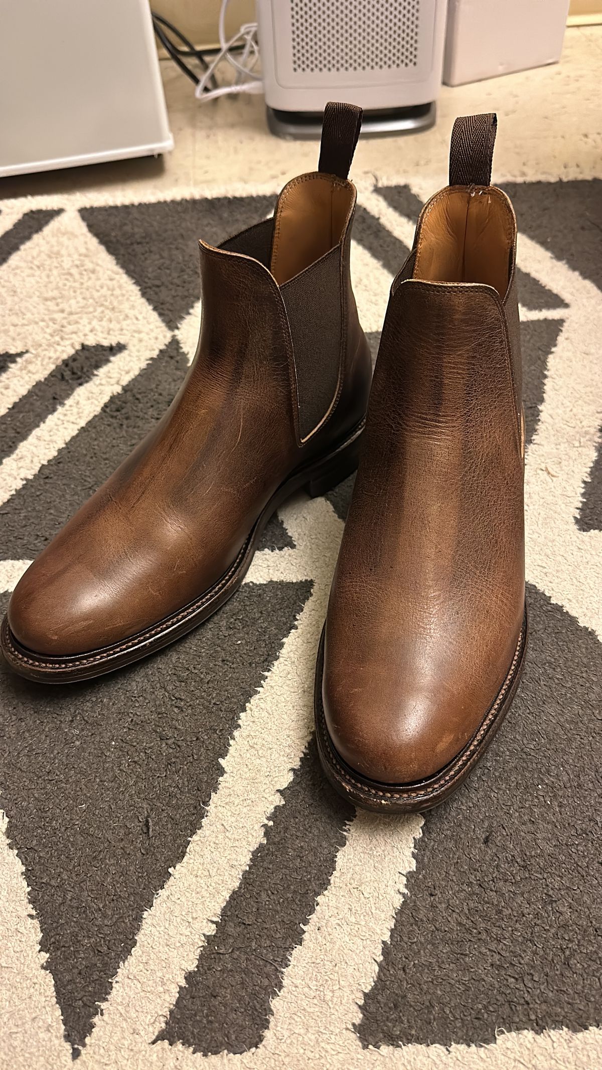 Photo by bbart on January 9, 2025 of the Viberg Chelsea in Horween Rowdy Dachshund.