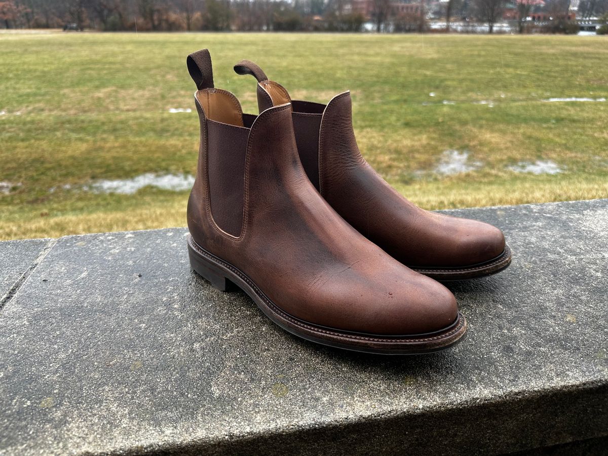 Photo by bbart on January 31, 2025 of the Viberg Chelsea in Horween Rowdy Dachshund.