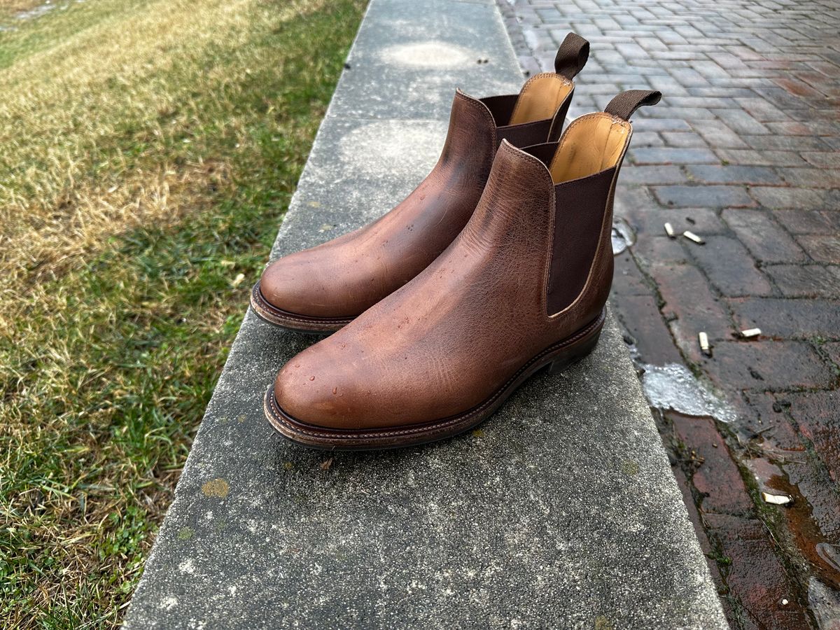 Photo by bbart on January 31, 2025 of the Viberg Chelsea in Horween Rowdy Dachshund.