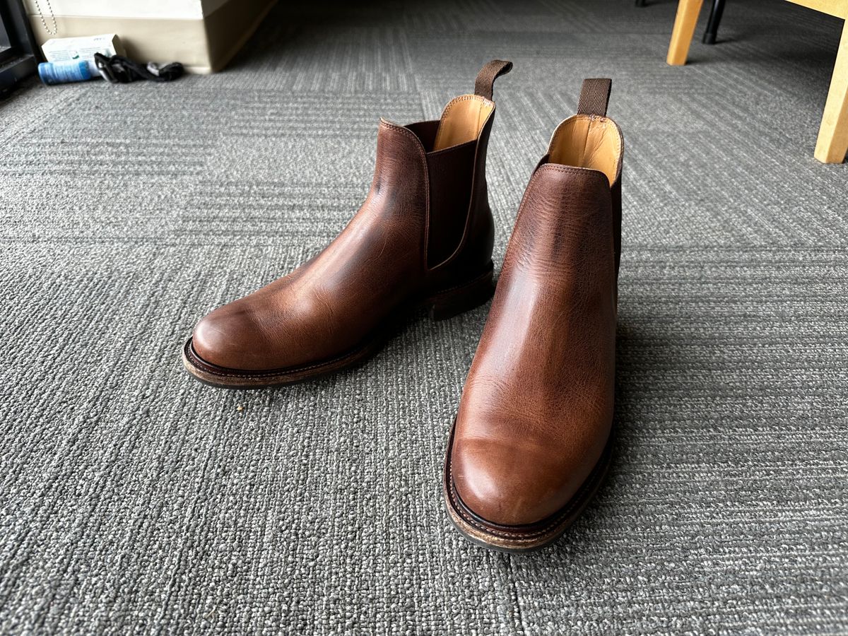 Photo by bbart on February 18, 2025 of the Viberg Chelsea in Horween Rowdy Dachshund.