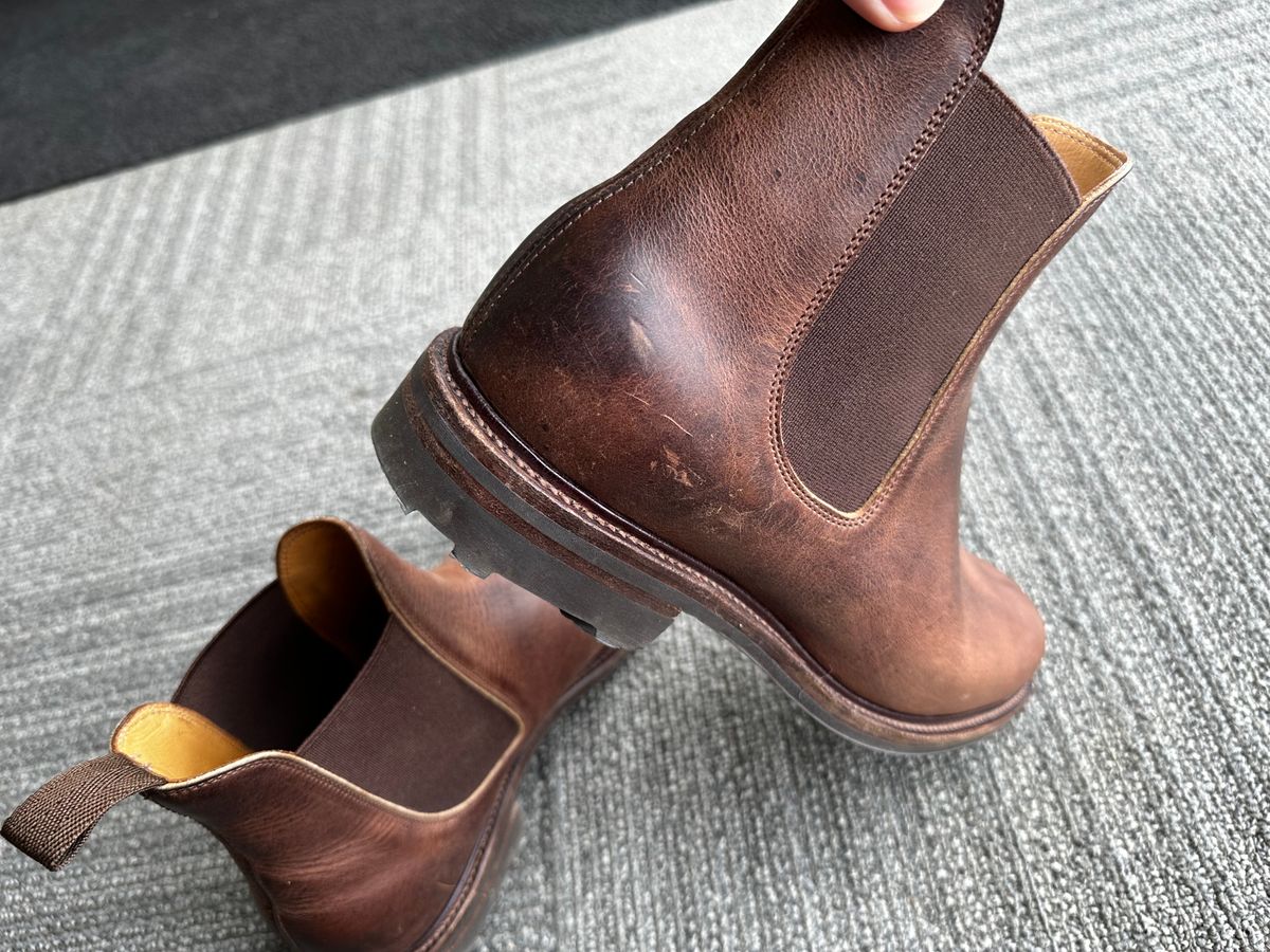 Photo by bbart on February 18, 2025 of the Viberg Chelsea in Horween Rowdy Dachshund.