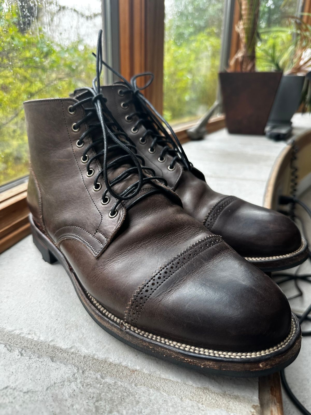 Photo by bbart on March 14, 2025 of the Viberg Service Boot PCT in Maryam 1071 Port Vitello Calf Nubuck.