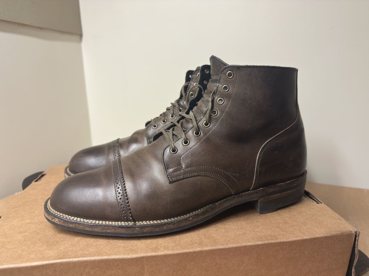 Photo by bbart on October 8, 2025 of the Viberg Service Boot PCT in Maryam 1071 Port Vitello Calf Nubuck.