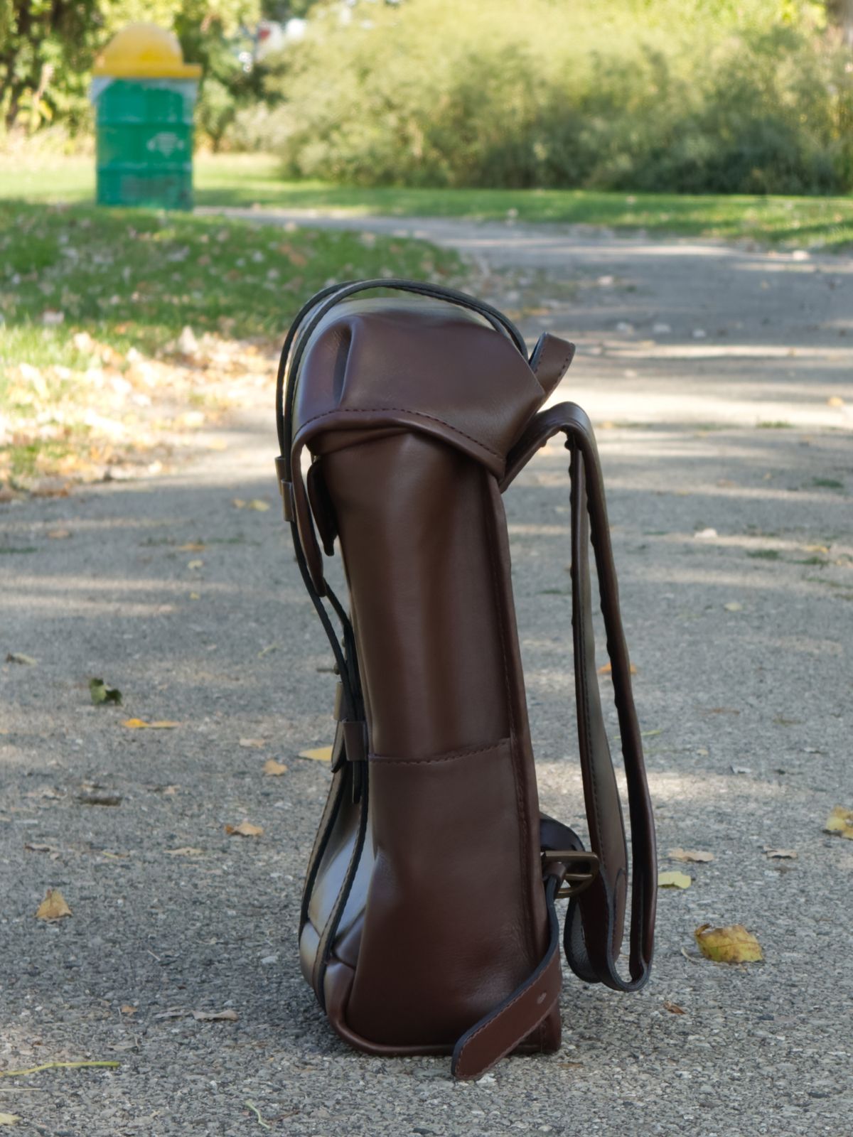 Photo by rigglethor on October 2, 2025 of the Cravar Workpack in Fox Veg Tan.