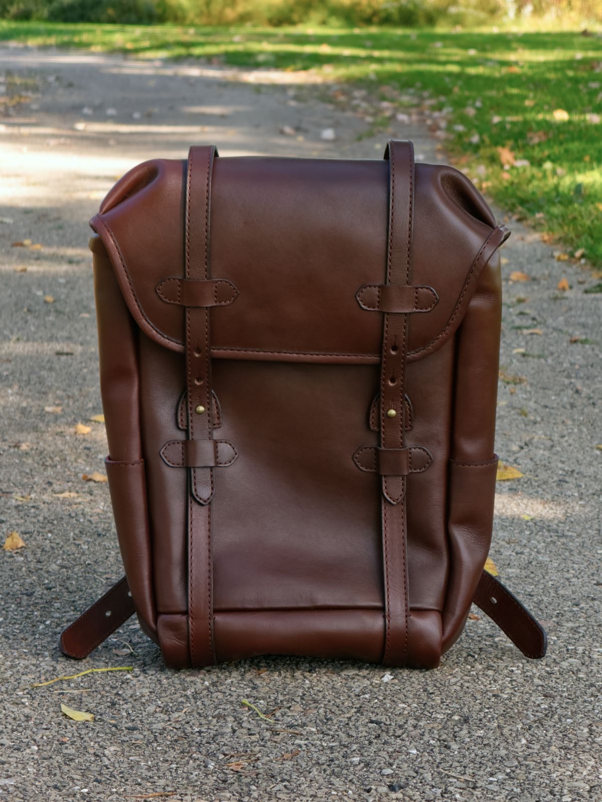 Photo by rigglethor on October 2, 2025 of the Cravar Workpack in Fox Veg Tan.