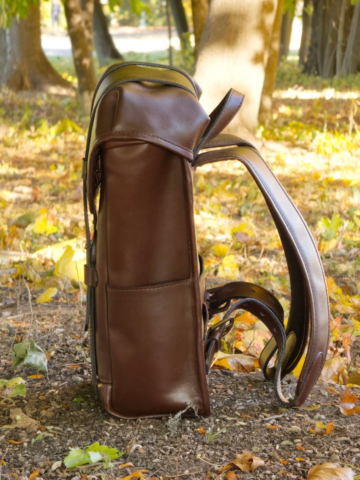 Photo by rigglethor on November 3, 2025 of the Cravar Workpack in Fox Veg Tan.