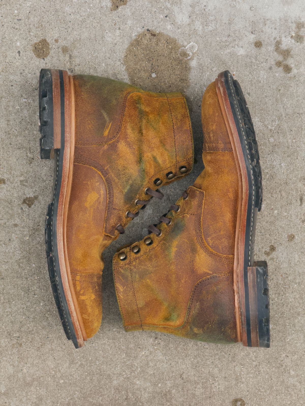 Photo by rigglethor on December 5, 2025 of the Parkhurst The Richmond in Apollo Waxy Commander.