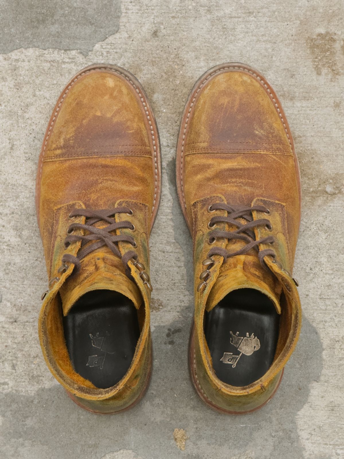 Photo by rigglethor on February 5, 2026 of the Parkhurst The Richmond in Apollo Waxy Commander.