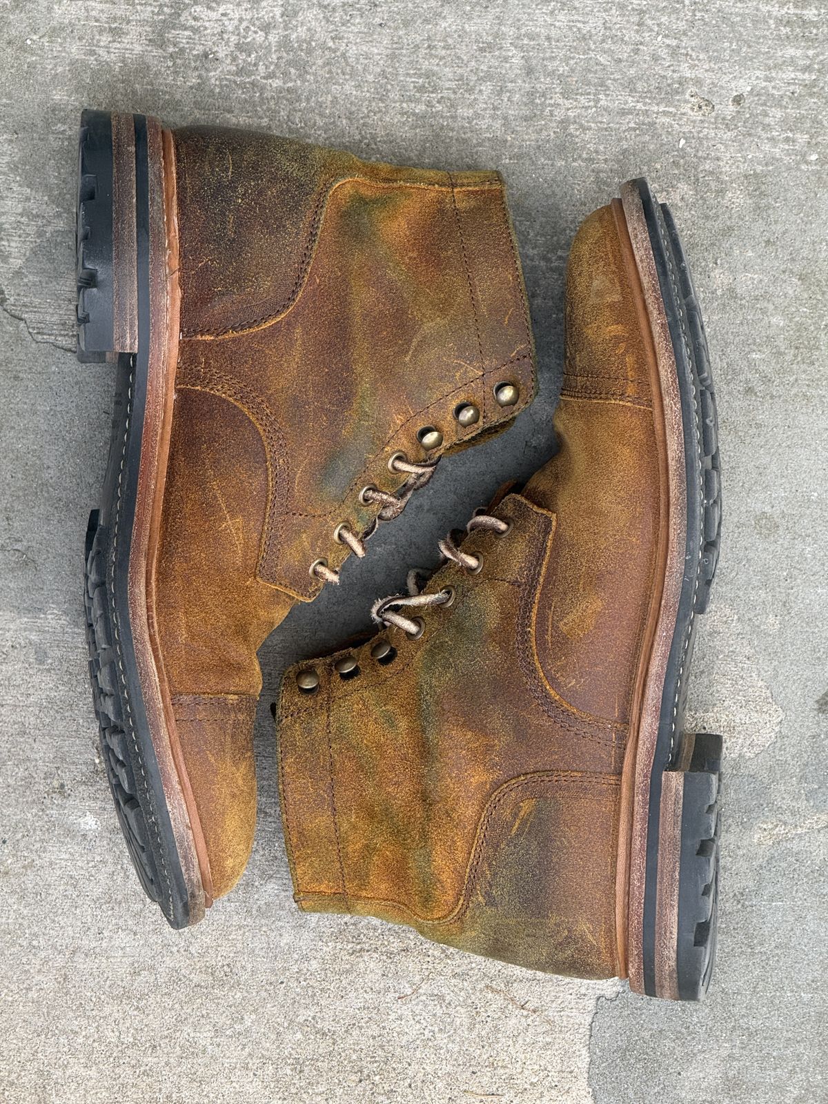 Photo by rigglethor on March 4, 2026 of the Parkhurst The Richmond in Apollo Waxy Commander.