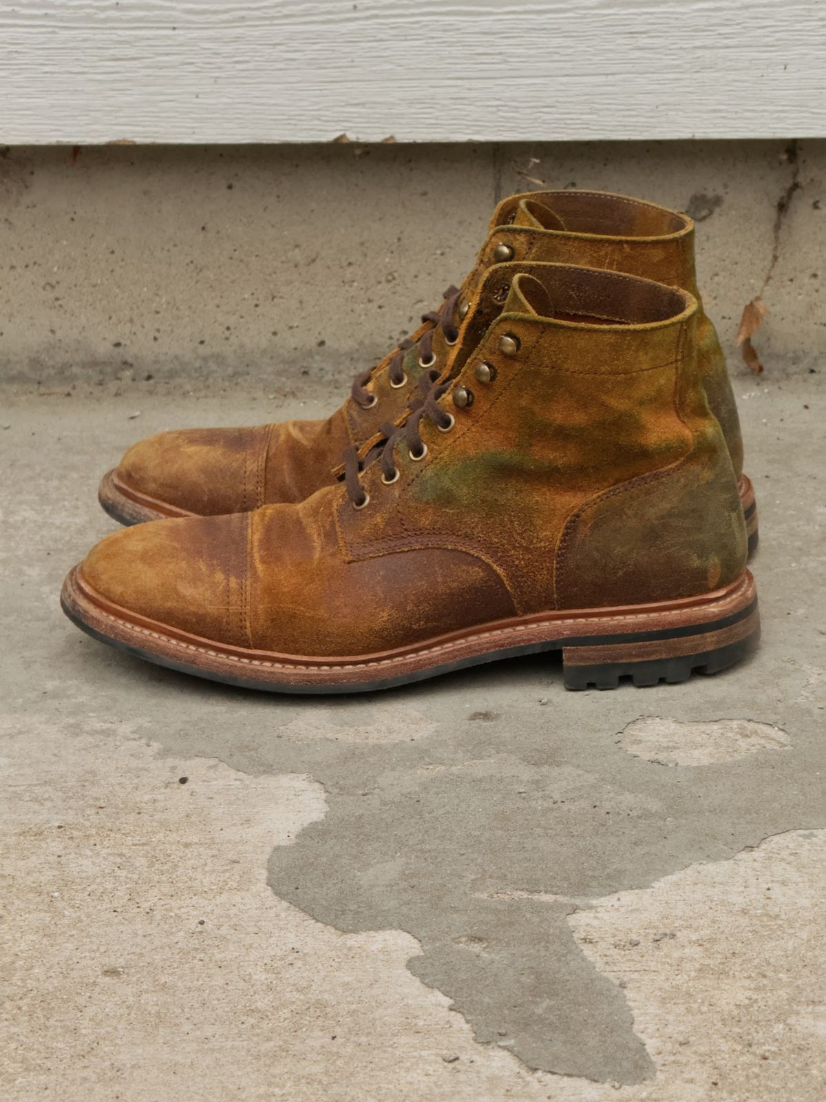 Photo by rigglethor on April 1, 2026 of the Parkhurst The Richmond in Apollo Waxy Commander.