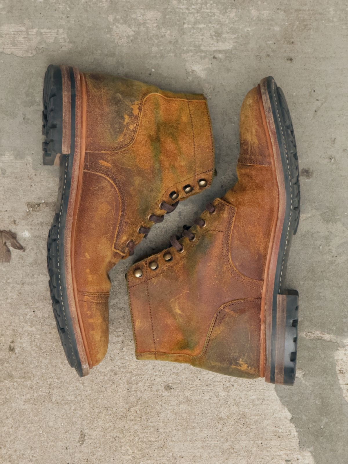 Photo by rigglethor on April 1, 2026 of the Parkhurst The Richmond in Apollo Waxy Commander.