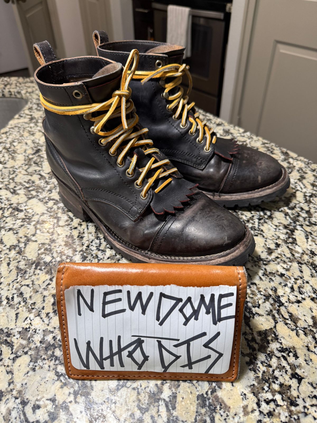 Photo by SwankeLorde on October 1, 2025 of the Thursday Challenger in Maryam Natural Horsebutt Overdyed Black.