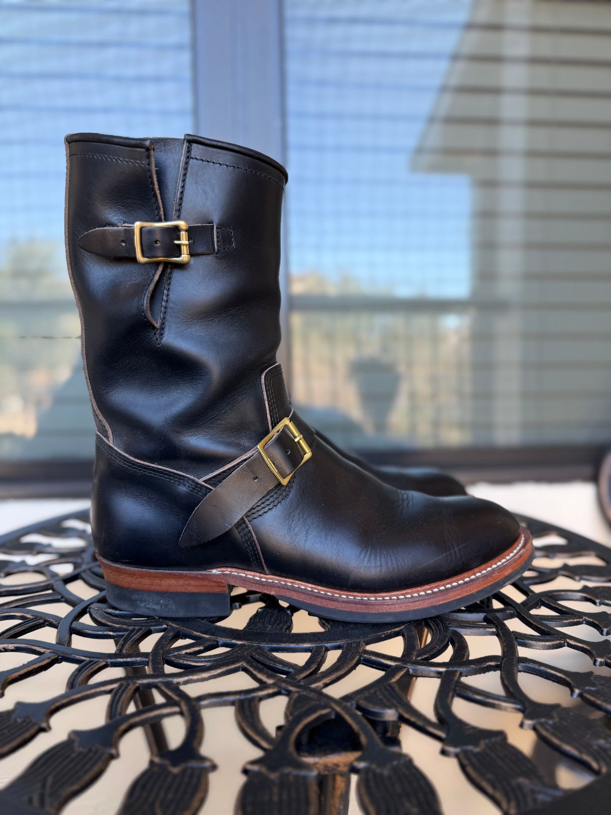 Photo by indi.raw.oninsb on January 2, 2026 of the The Flat Head Engineer Boots in Horween Black Chromexcel.