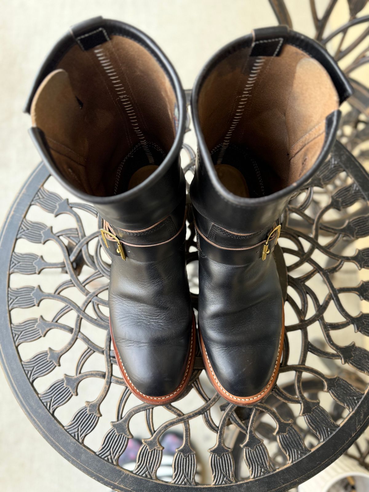 Photo by indi.raw.oninsb on February 4, 2026 of the The Flat Head Engineer Boots in Horween Black Chromexcel.