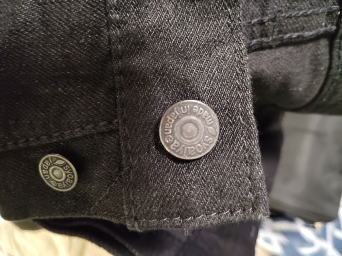 Photo by SwankeLorde on September 1, 2024 of the Pure Blue Japan TCD-003-BK in 14oz. Slub Teacore Denim - Double Black X Brown Core.
