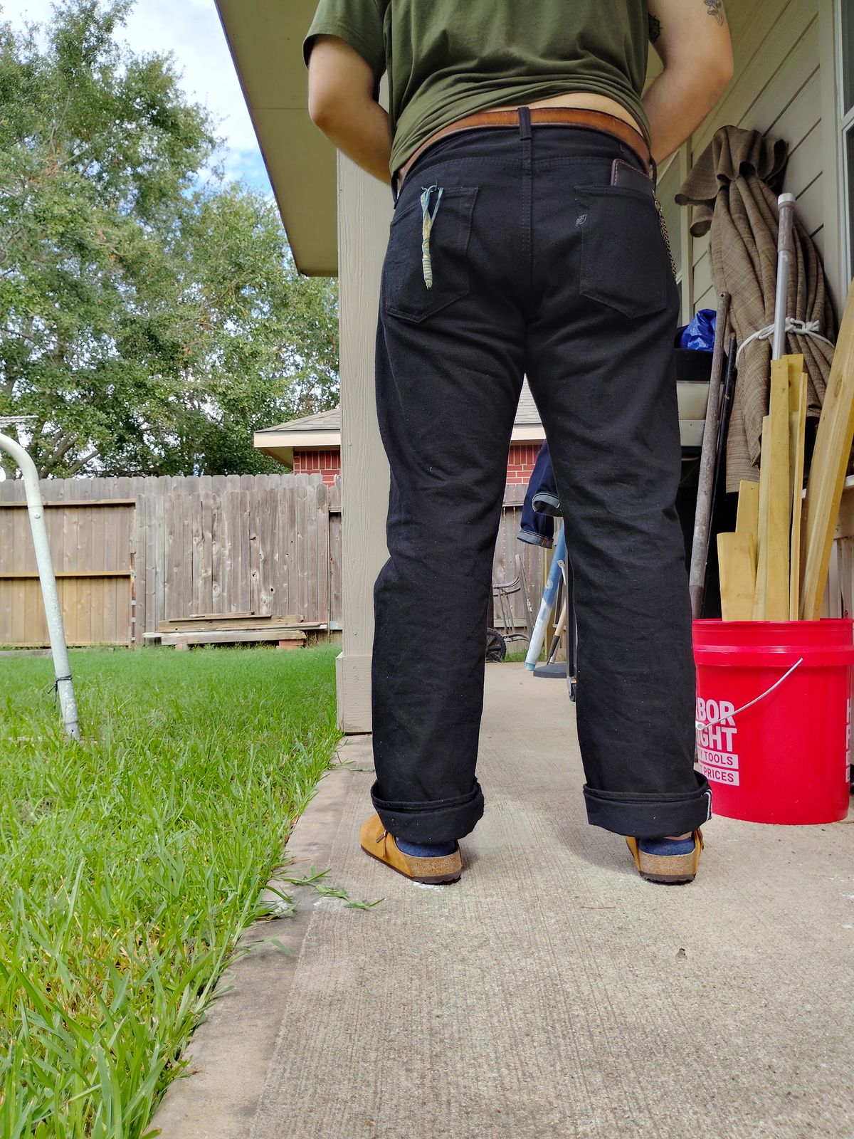 Photo by SwankeLorde on September 2, 2024 of the Pure Blue Japan TCD-003-BK in 14oz. Slub Teacore Denim - Double Black X Brown Core.