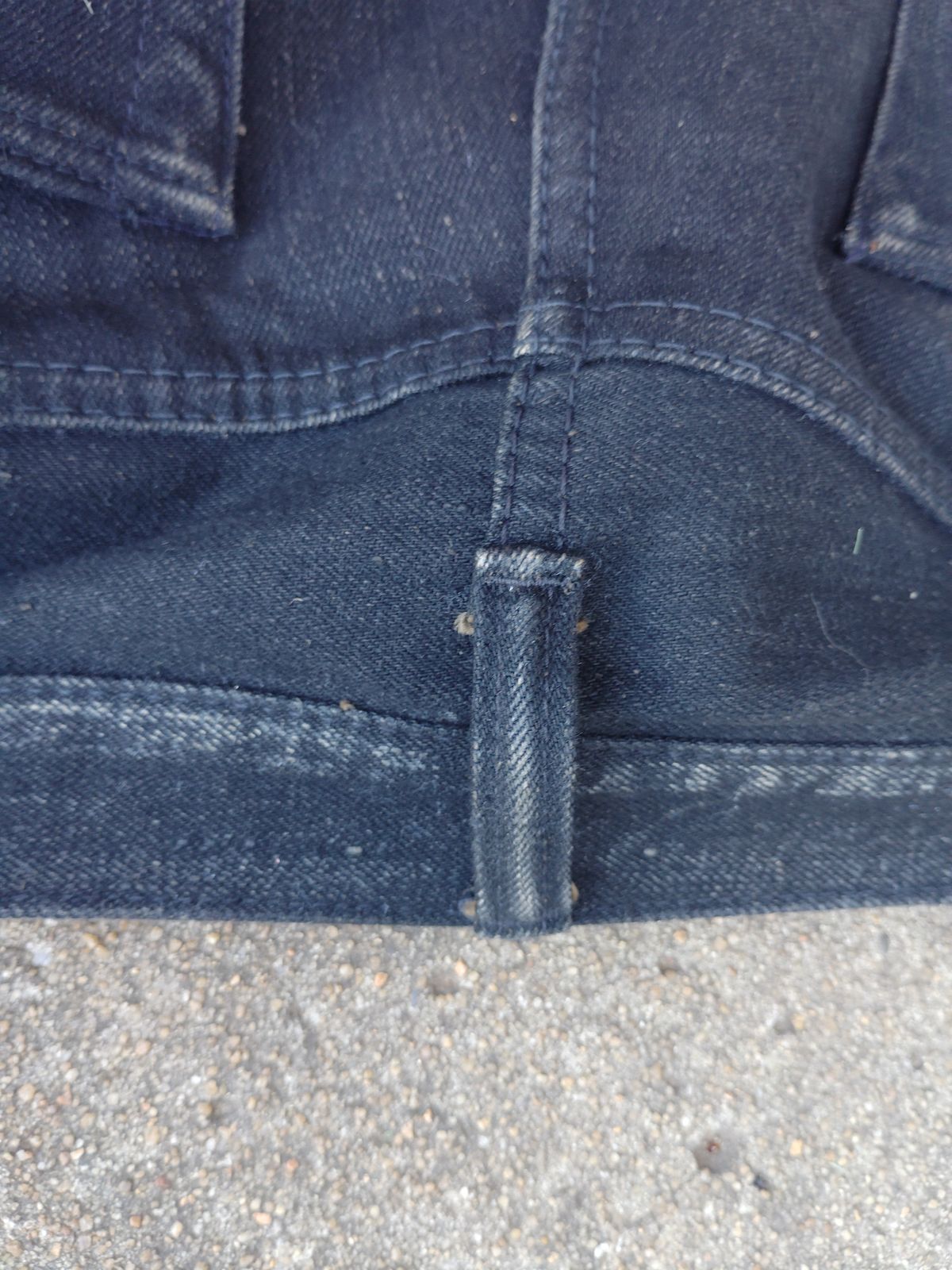 Photo by SwankeLorde on October 6, 2024 of the Pure Blue Japan TCD-003-BK in 14oz. Slub Teacore Denim - Double Black X Brown Core.
