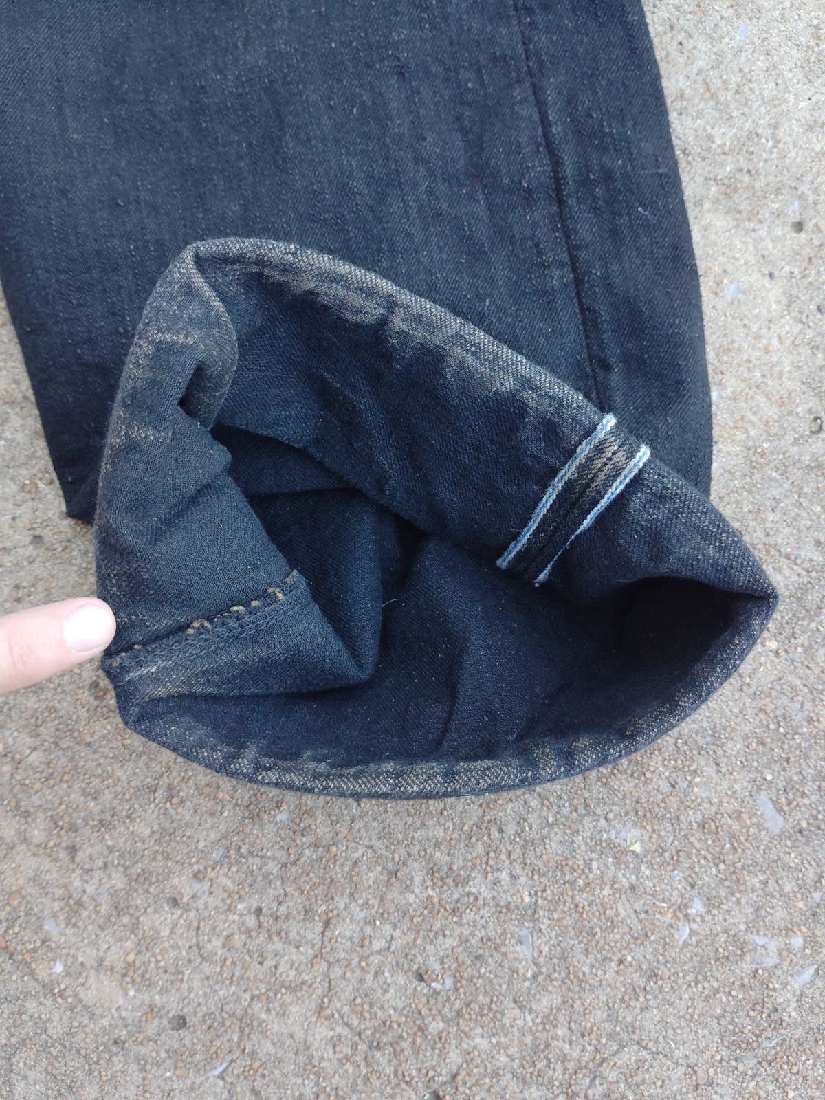 Photo by SwankeLorde on October 6, 2024 of the Pure Blue Japan TCD-003-BK in 14oz. Slub Teacore Denim - Double Black X Brown Core.