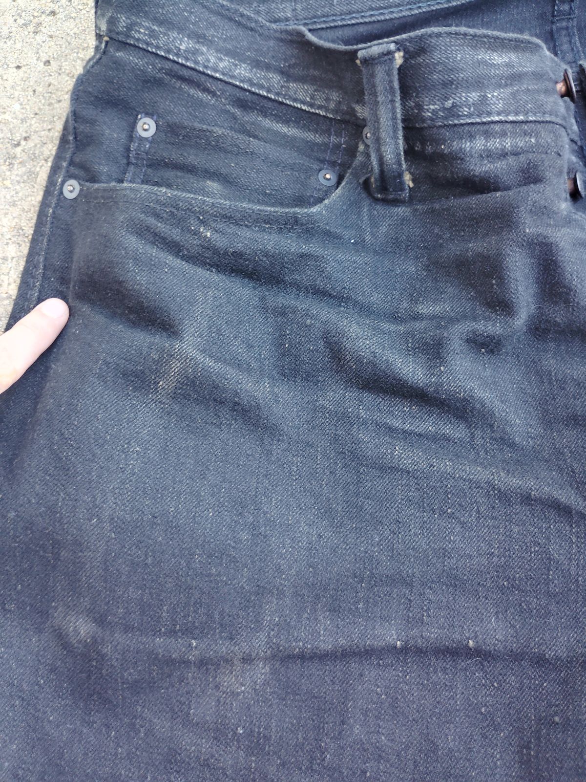 Photo by SwankeLorde on October 6, 2024 of the Pure Blue Japan TCD-003-BK in 14oz. Slub Teacore Denim - Double Black X Brown Core.