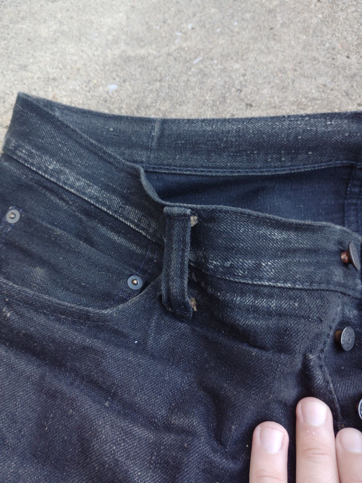 Photo by SwankeLorde on October 6, 2024 of the Pure Blue Japan TCD-003-BK in 14oz. Slub Teacore Denim - Double Black X Brown Core.