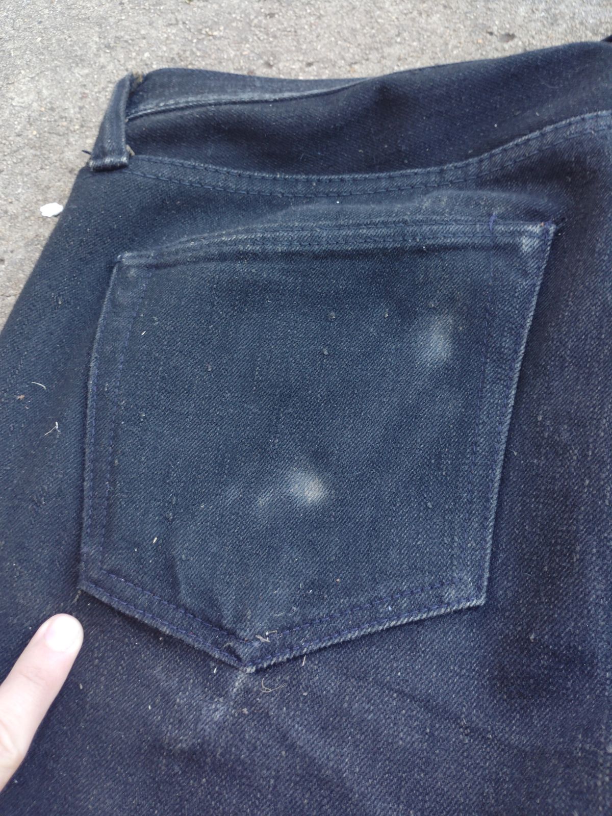 Photo by SwankeLorde on October 6, 2024 of the Pure Blue Japan TCD-003-BK in 14oz. Slub Teacore Denim - Double Black X Brown Core.
