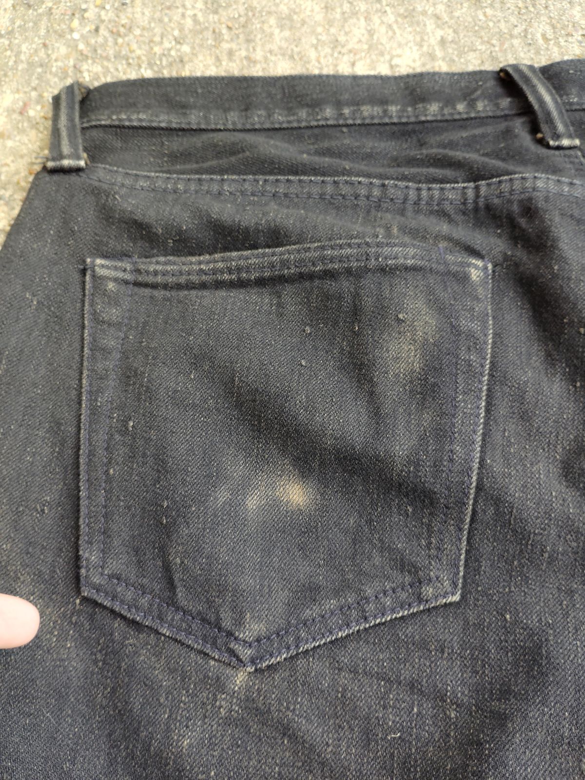 Photo by SwankeLorde on November 1, 2024 of the Pure Blue Japan TCD-003-BK in 14oz. Slub Teacore Denim - Double Black X Brown Core.