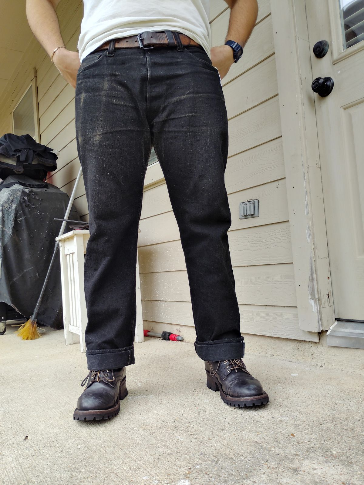 Photo by SwankeLorde on November 1, 2024 of the Pure Blue Japan TCD-003-BK in 14oz. Slub Teacore Denim - Double Black X Brown Core.