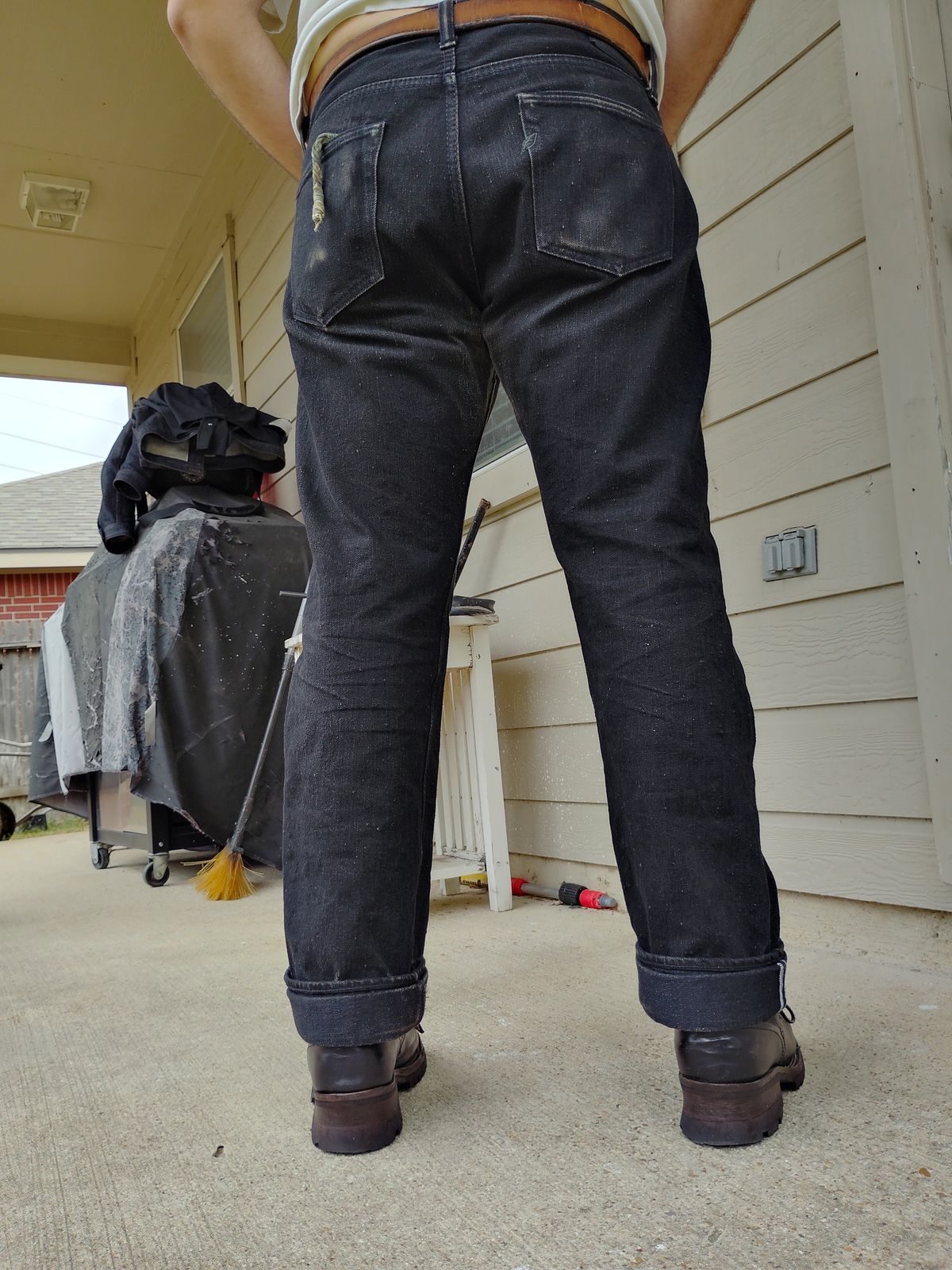 Photo by SwankeLorde on November 1, 2024 of the Pure Blue Japan TCD-003-BK in 14oz. Slub Teacore Denim - Double Black X Brown Core.