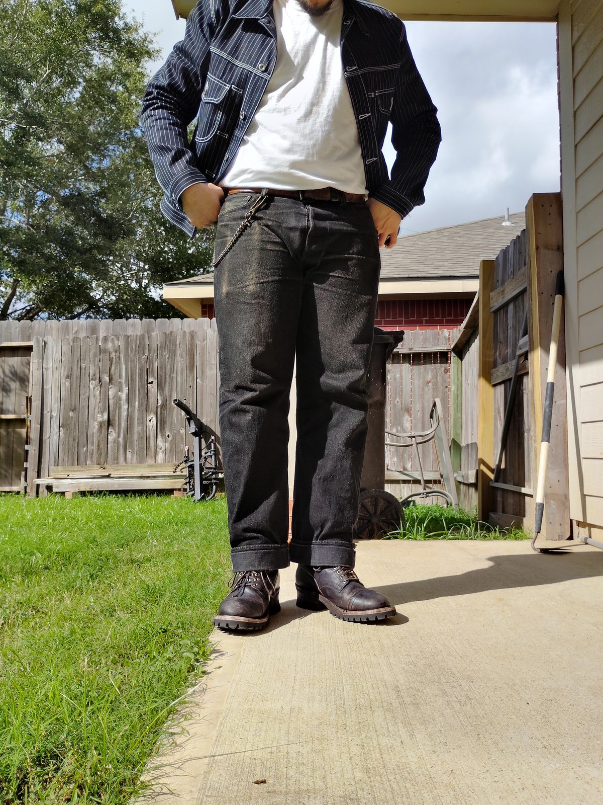 Photo by SwankeLorde on November 25, 2024 of the Pure Blue Japan TCD-003-BK in 14oz. Slub Teacore Denim - Double Black X Brown Core.