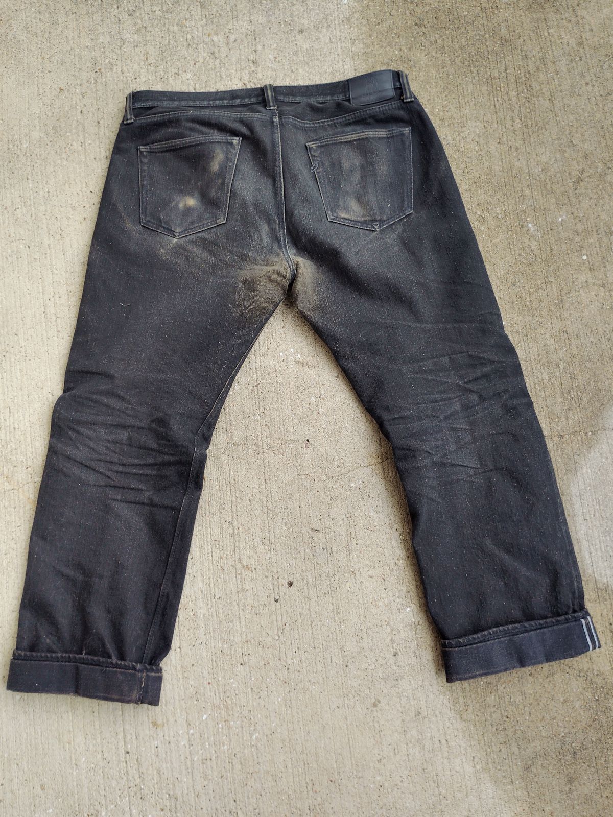 Photo by SwankeLorde on January 27, 2025 of the Pure Blue Japan TCD-003-BK in 14oz. Slub Teacore Denim - Double Black X Brown Core.