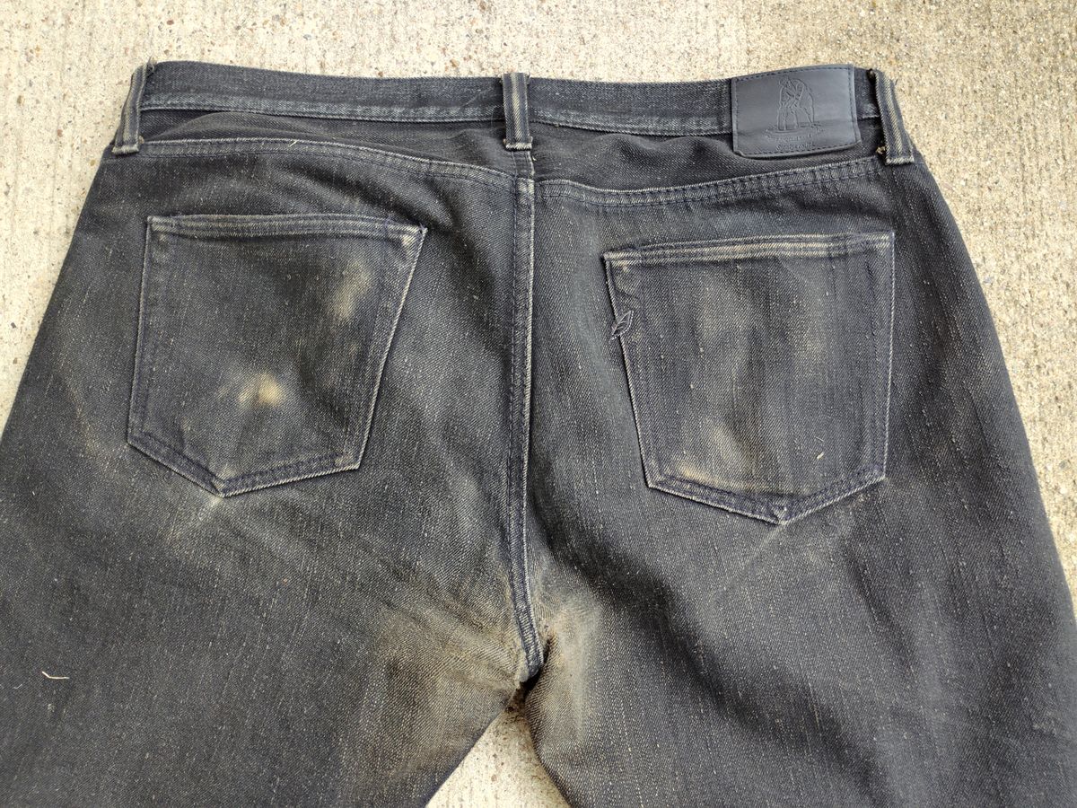 Photo by SwankeLorde on January 27, 2025 of the Pure Blue Japan TCD-003-BK in 14oz. Slub Teacore Denim - Double Black X Brown Core.