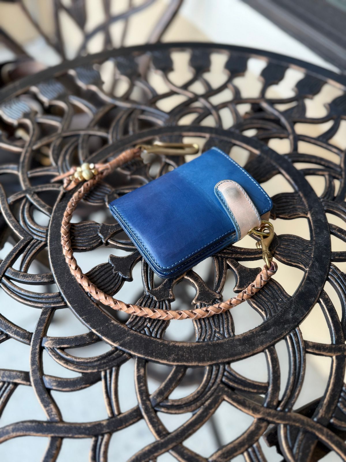 Photo by indi.raw.oninsb on November 5, 2025 of the Cult Classic Leather Veg Tan Wallet Braid in Natural Veg Tan Bridal Leather.