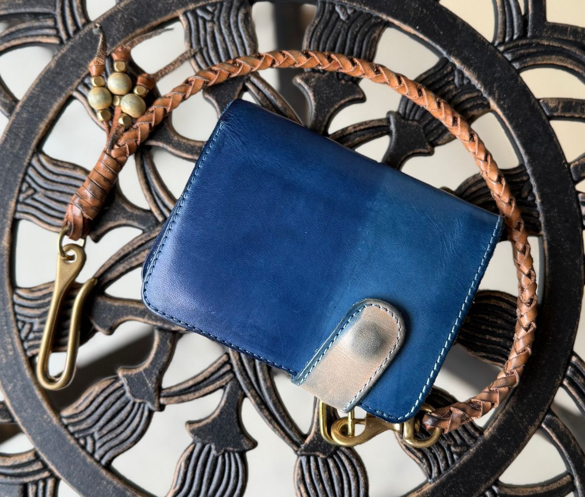 Photo by indi.raw.oninsb on December 1, 2025 of the Cult Classic Leather Veg Tan Wallet Braid in Natural Veg Tan Bridal Leather.