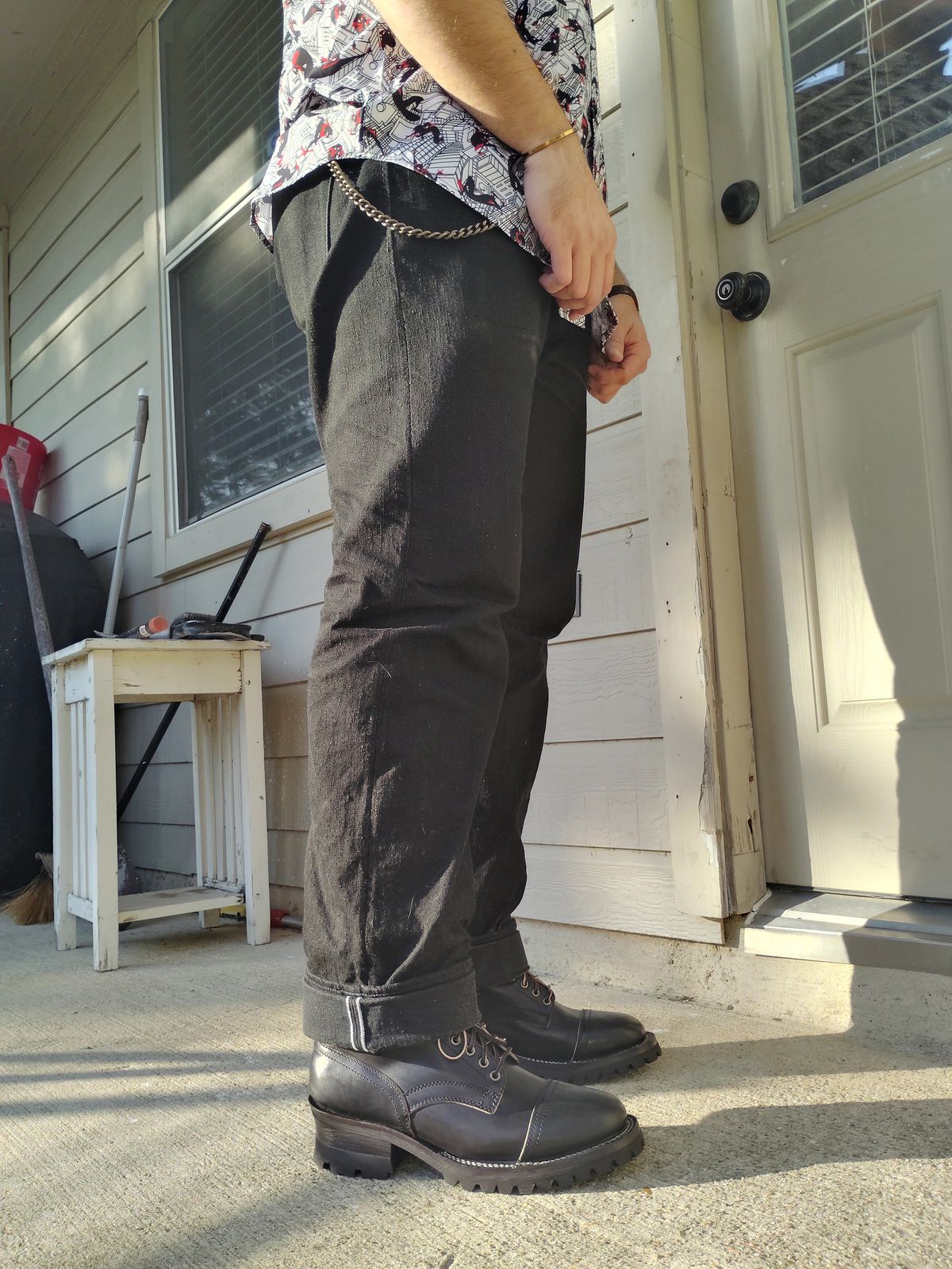 Photo by SwankeLorde on October 15, 2024 of the Thursday Black Label Challenger in Maryam Natural Horsebutt Overdyed Black.
