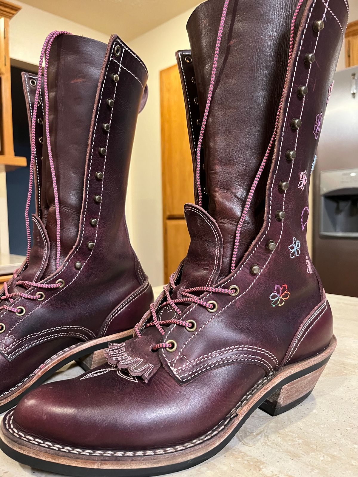 Photo by bobbi1981 on March 4, 2025 of the Nicks Packer in Horween Cypress Color 8.