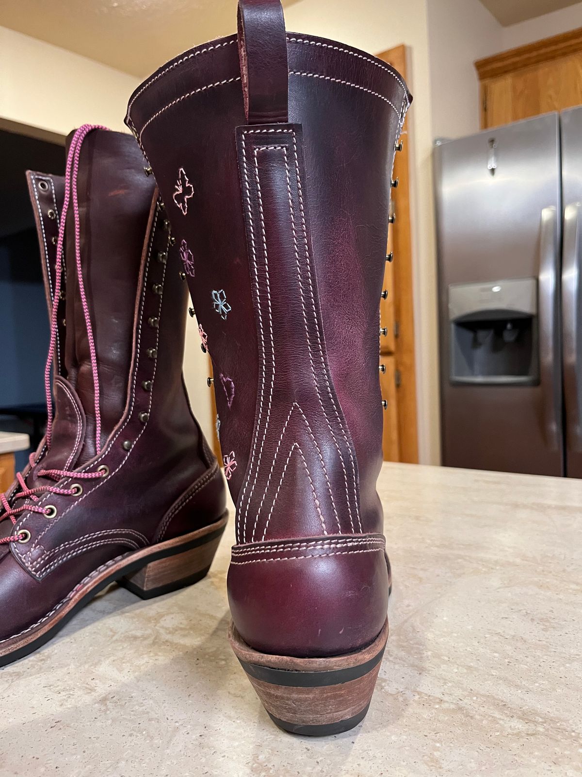 Photo by bobbi1981 on March 4, 2025 of the Nicks Packer in Horween Cypress Color 8.