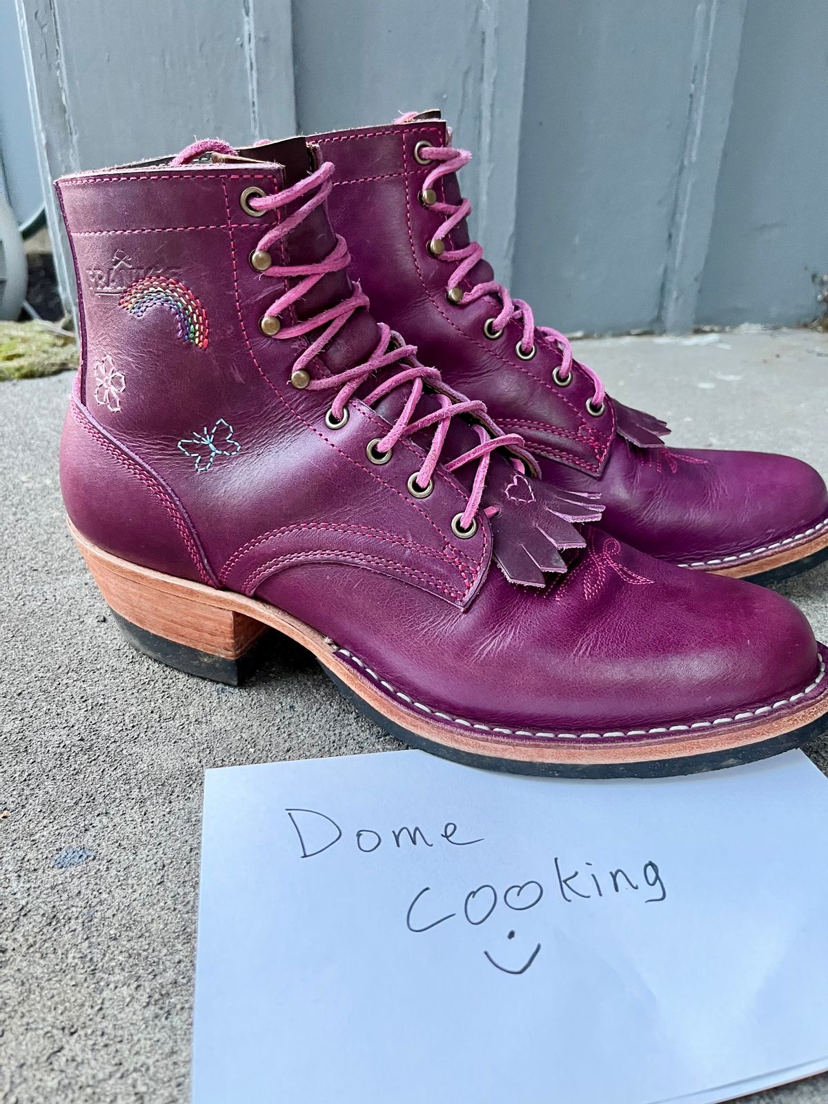Photo by bobbi1981 on November 3, 2025 of the Frank's Boots Frontier Packer MTO in Horween Cypress Tokyo Purple.