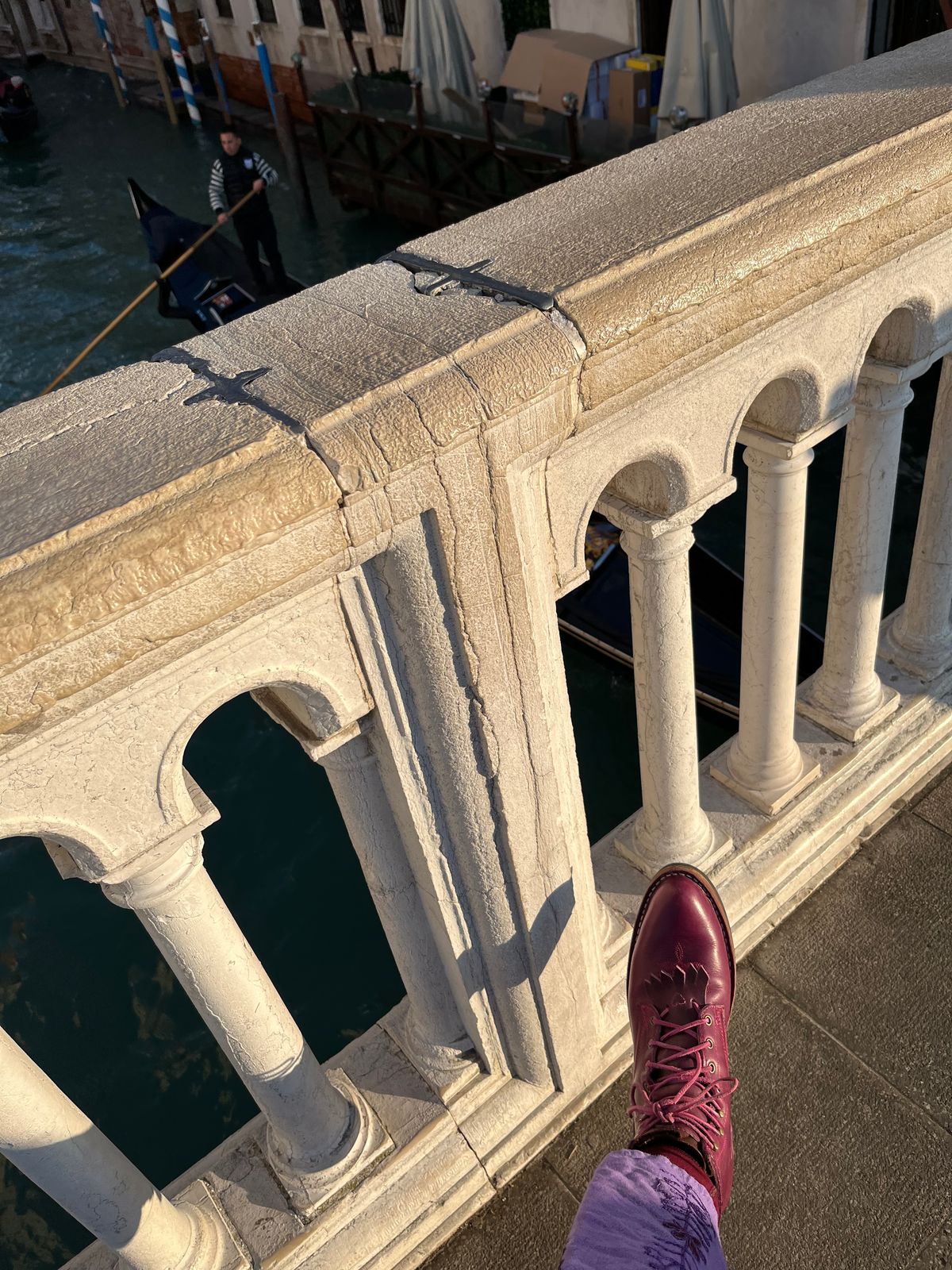 Photo by bobbi1981 on January 3, 2026 of the Frank's Boots Frontier Packer MTO in Horween Cypress Tokyo Purple.