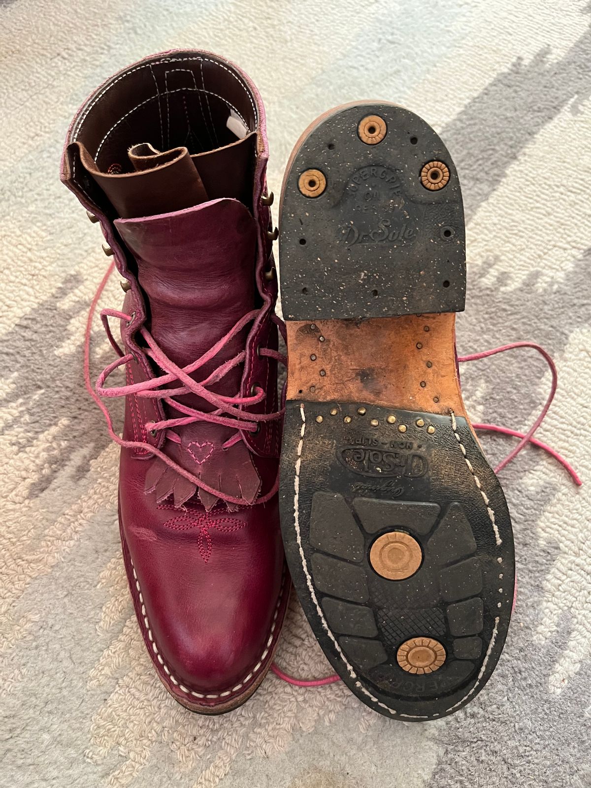 Photo by bobbi1981 on April 4, 2026 of the Frank's Boots Frontier Packer MTO in Horween Cypress Tokyo Purple.