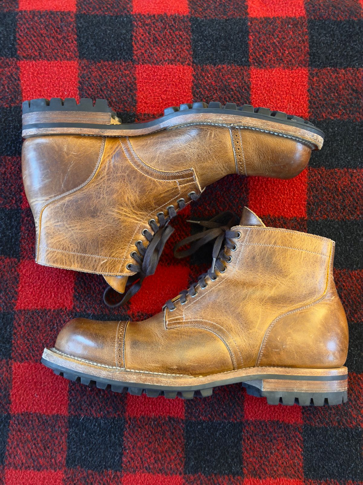 Photo by Aberhood on November 2, 2025 of the Viberg Service Boot BCT in Horween Natural Cypress.
