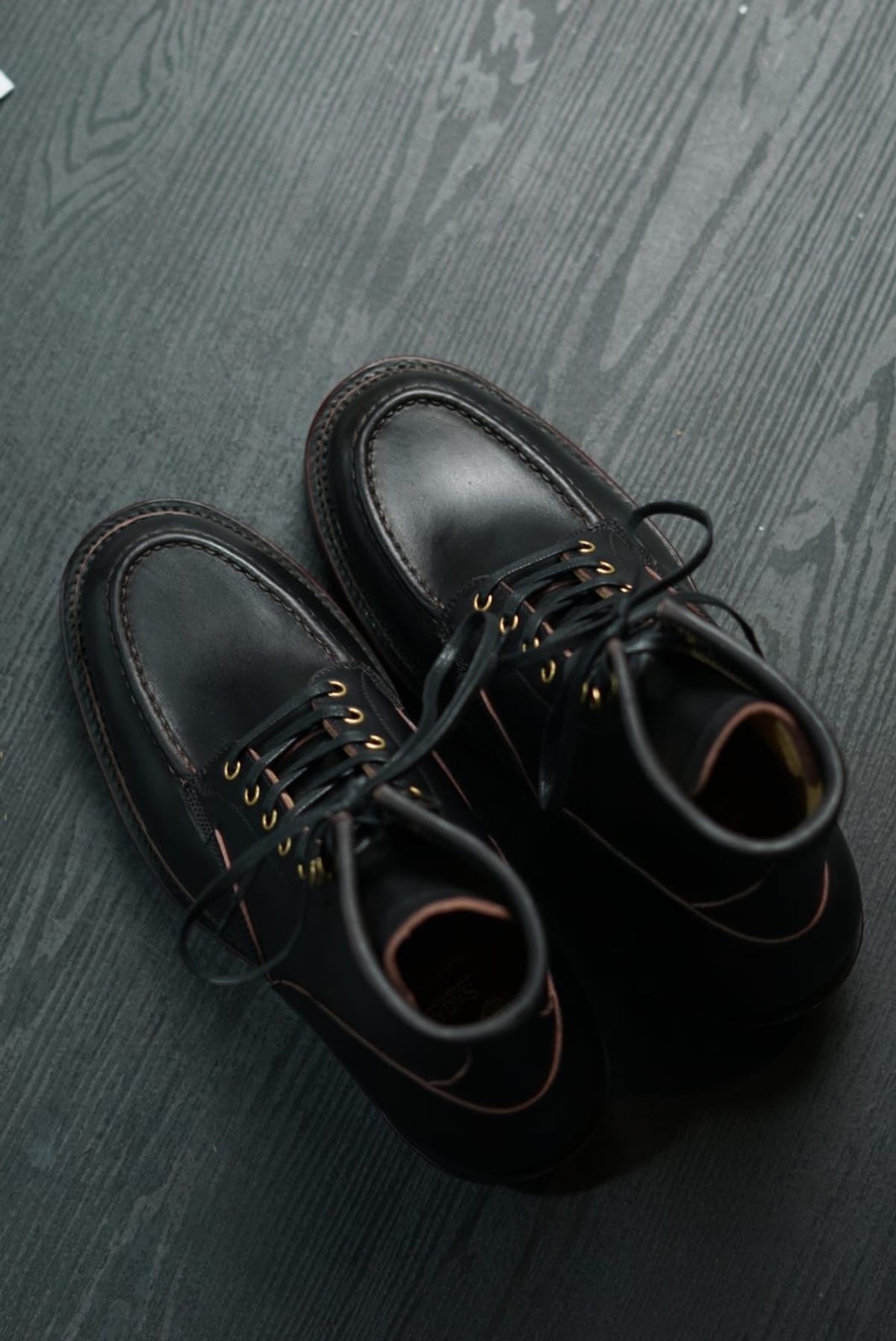 Photo by satriaamp on October 3, 2025 of the Sagara Legacy X Moc in Maryam Horsebutt Black Fantacore.