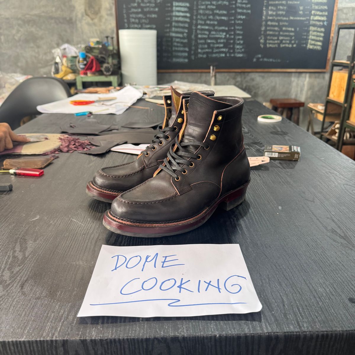 Photo by satriaamp on November 6, 2025 of the Sagara YARDMASTER in Maryam Horsebutt Burgundy Overdyed Black.