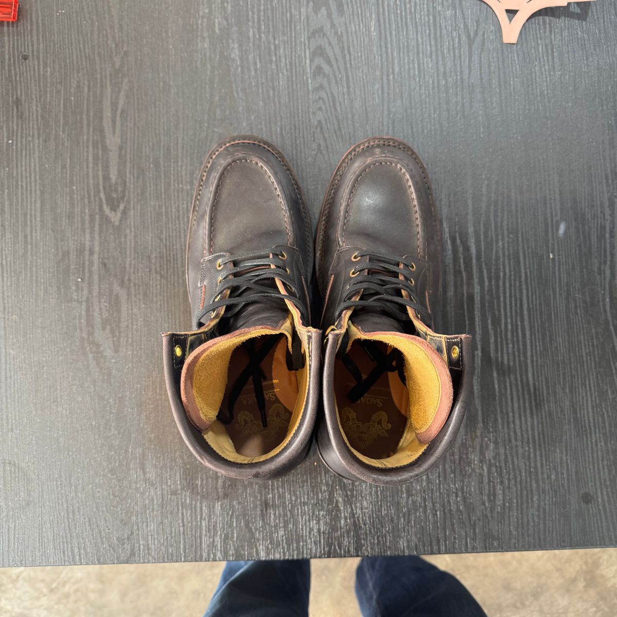 Photo by satriaamp on November 6, 2025 of the Sagara YARDMASTER in Maryam Horsebutt Burgundy Overdyed Black.