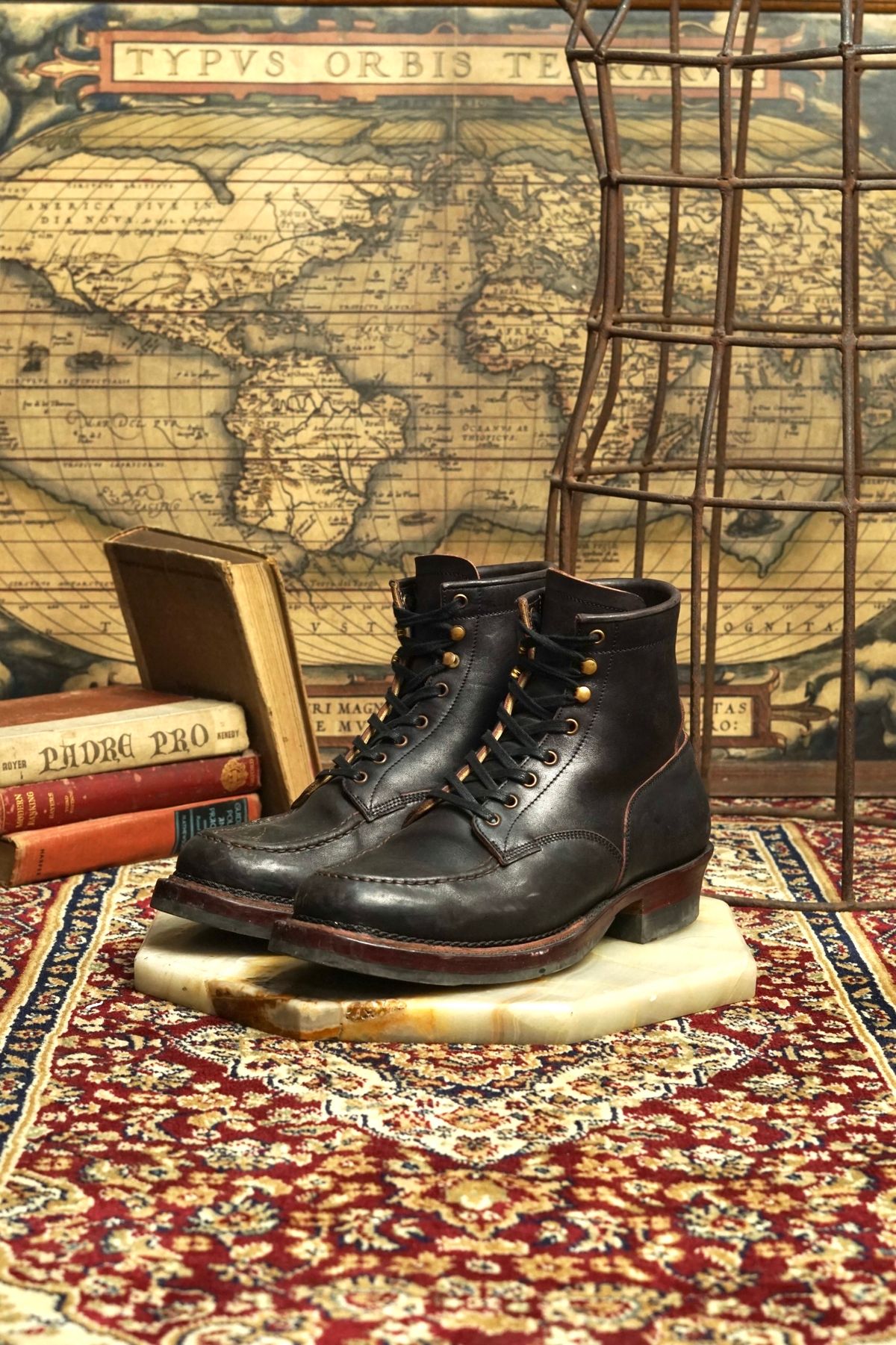 Photo by satriaamp on February 2, 2026 of the Sagara YARDMASTER in Maryam Horsebutt Burgundy Overdyed Black.