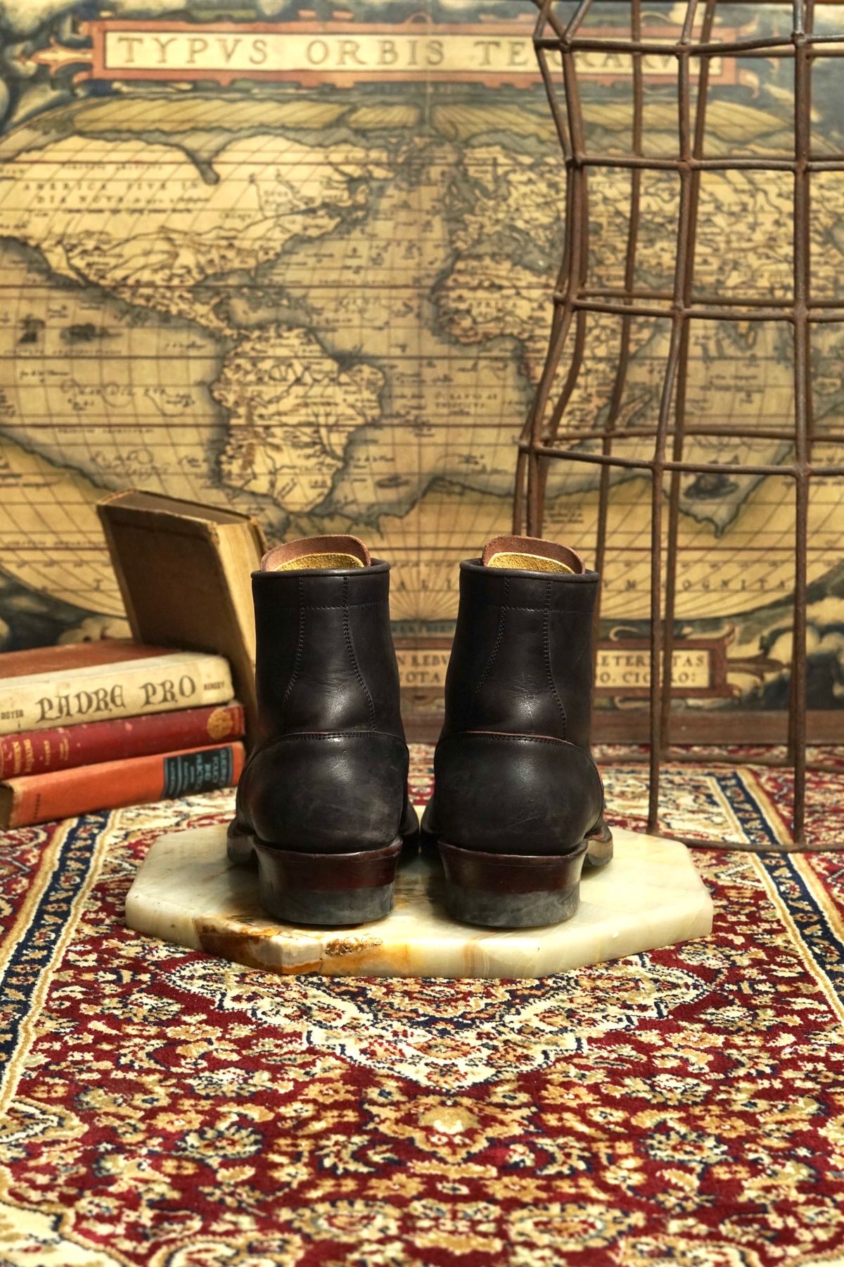 Photo by satriaamp on February 2, 2026 of the Sagara YARDMASTER in Maryam Horsebutt Burgundy Overdyed Black.