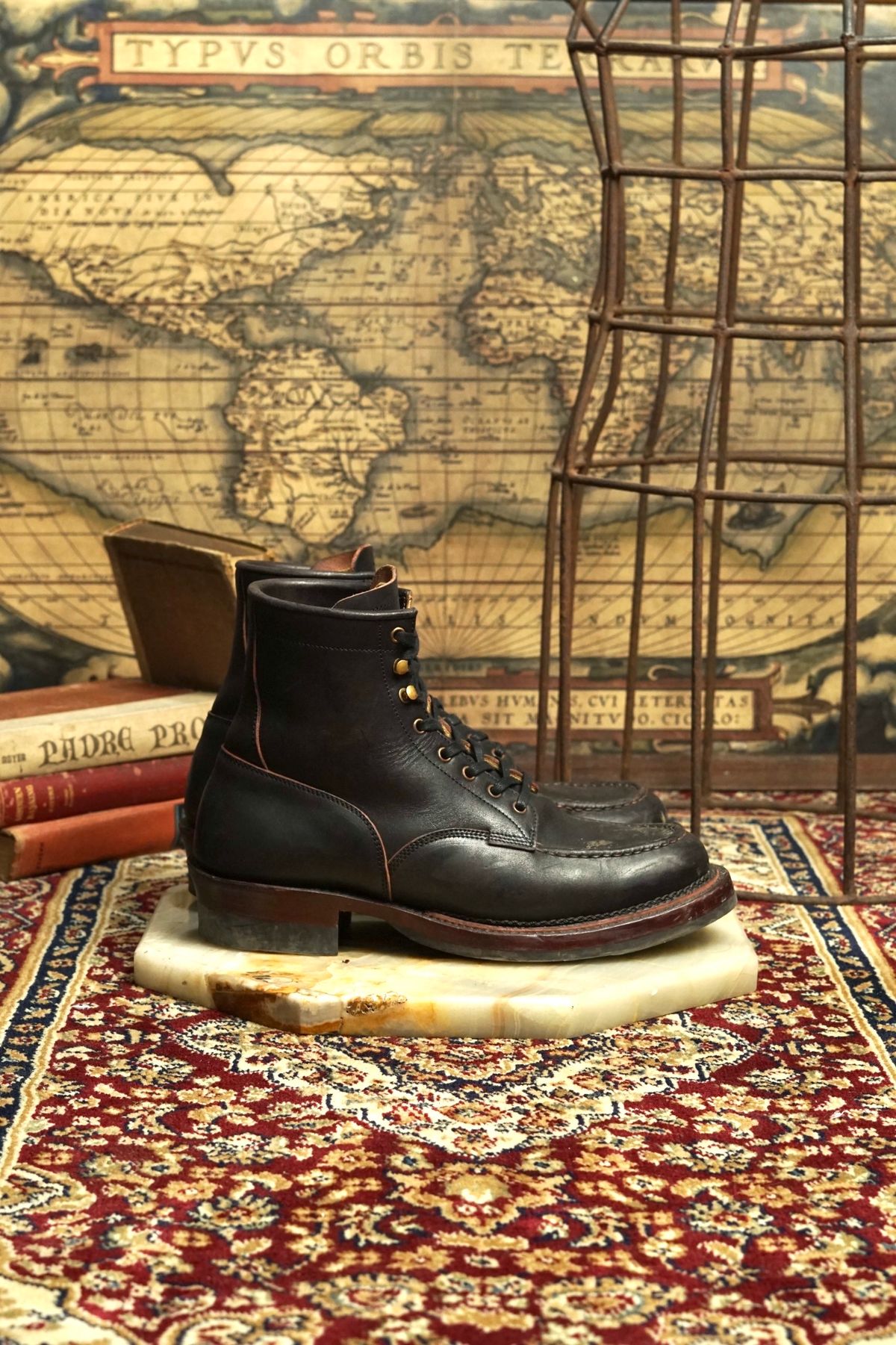 Photo by satriaamp on February 2, 2026 of the Sagara YARDMASTER in Maryam Horsebutt Burgundy Overdyed Black.