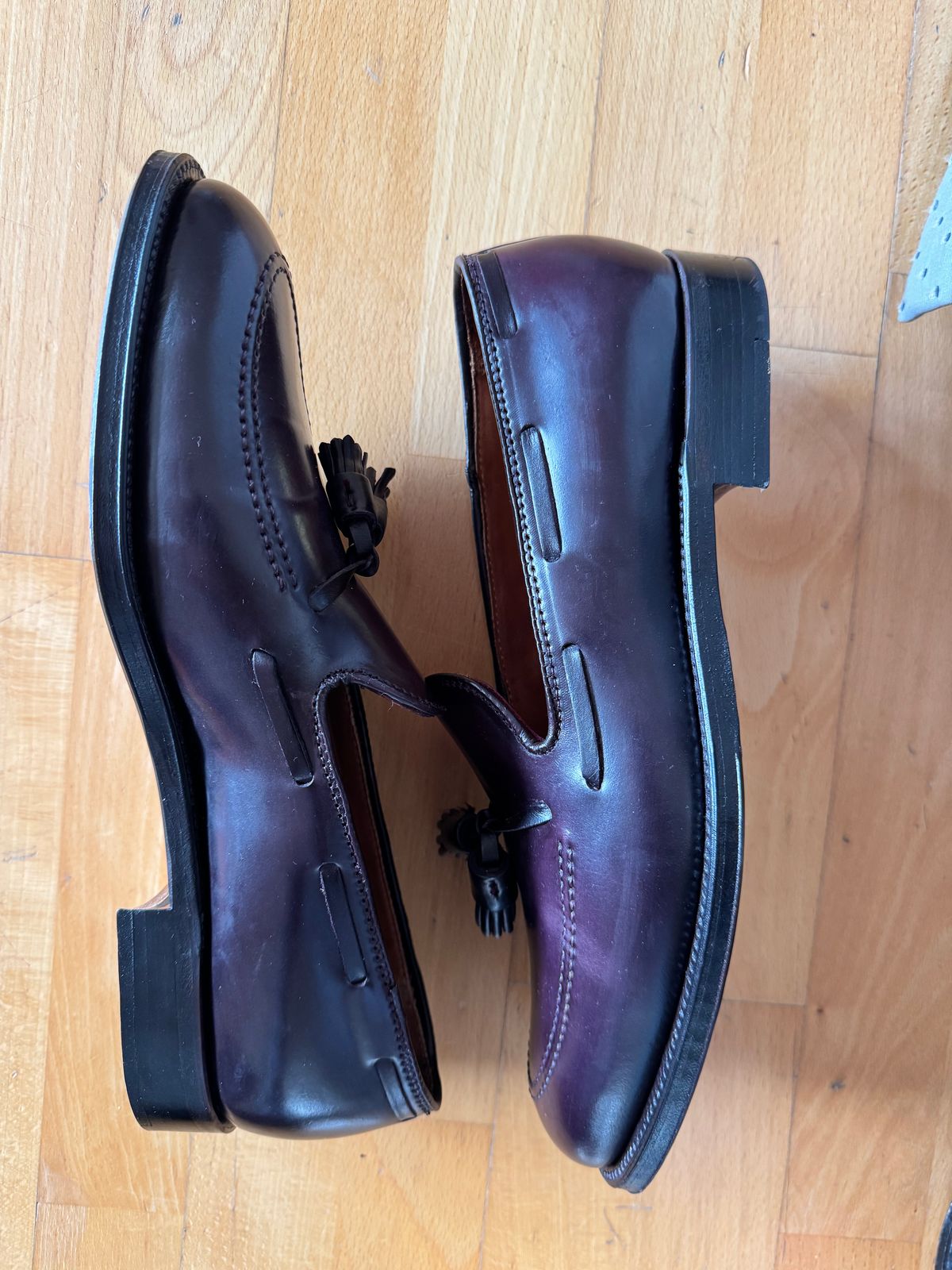 Photo by yankinschweiz on October 3, 2025 of the Alden 563 Tassel Moccasin Loafer in Horween Color 8 Shell Cordovan.