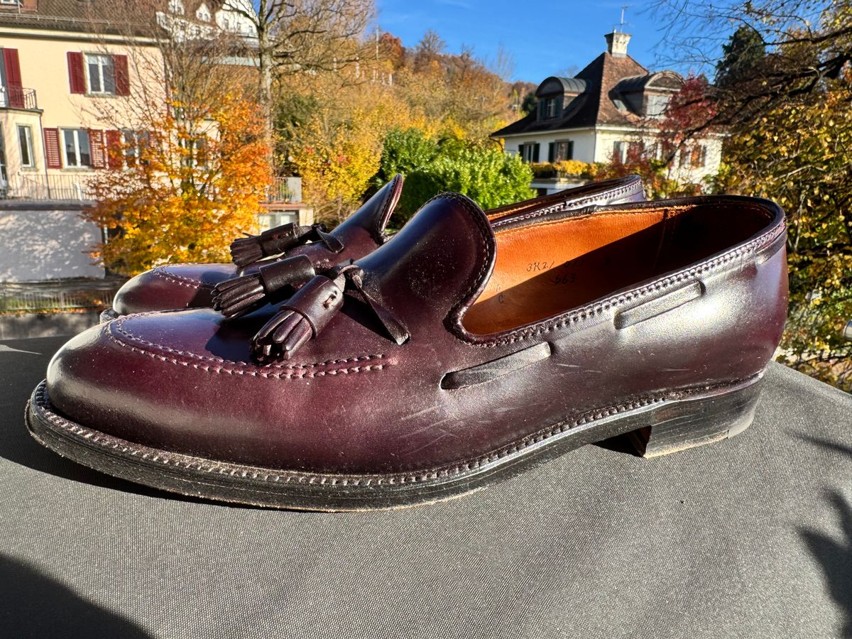 Photo by yankinschweiz on November 4, 2025 of the Alden 563 Tassel Moccasin Loafer in Horween Color 8 Shell Cordovan.