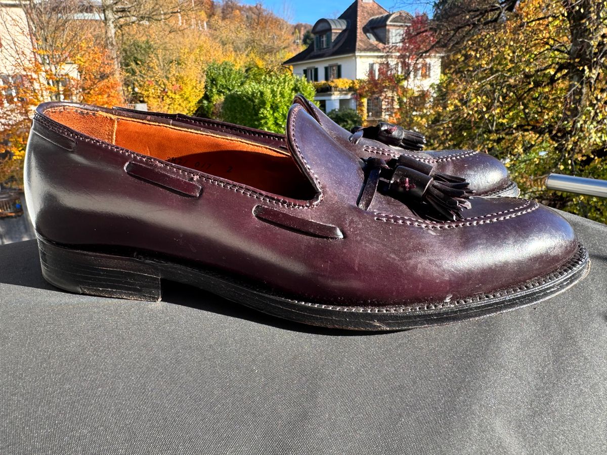Photo by yankinschweiz on November 4, 2025 of the Alden 563 Tassel Moccasin Loafer in Horween Color 8 Shell Cordovan.