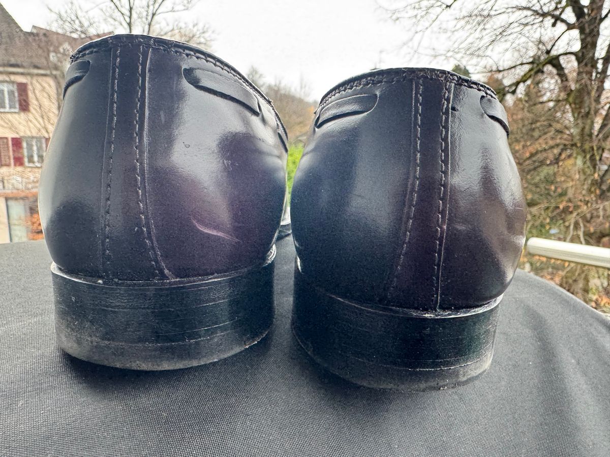 Photo by yankinschweiz on December 3, 2025 of the Alden 563 Tassel Moccasin Loafer in Horween Color 8 Shell Cordovan.